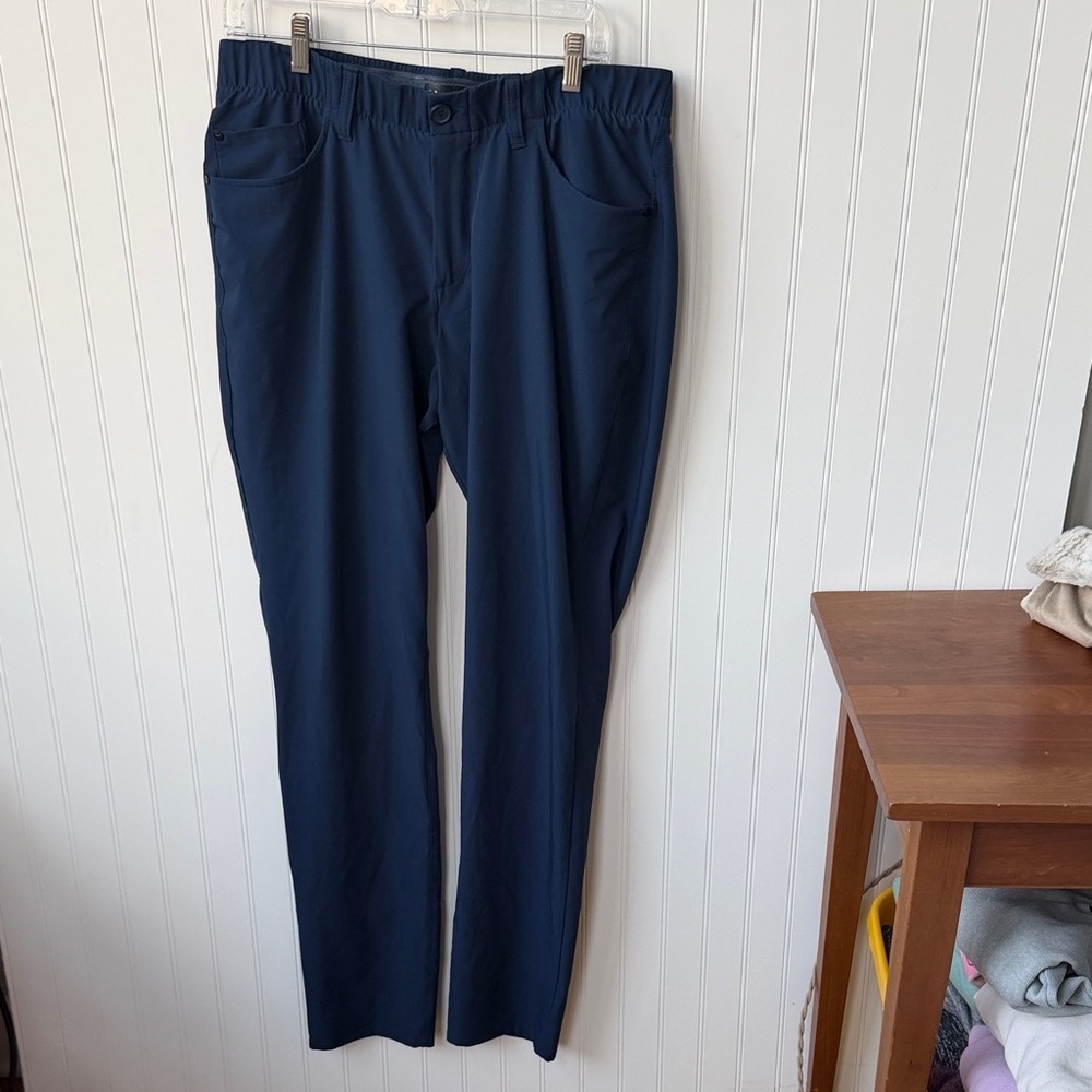 (202) Under Armour Navy Stretch Performance Chinos